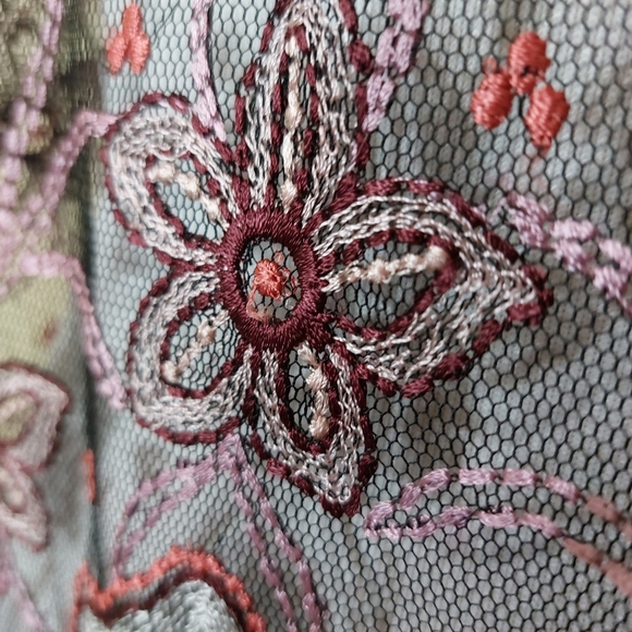 White House Black Market Floral Embroidered Sheer Mesh Elegant Tank Top Blouse - Picture 10 of 16